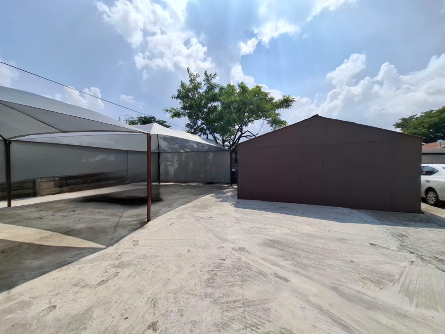 5 Bedroom Property for Sale in Oos Einde North West